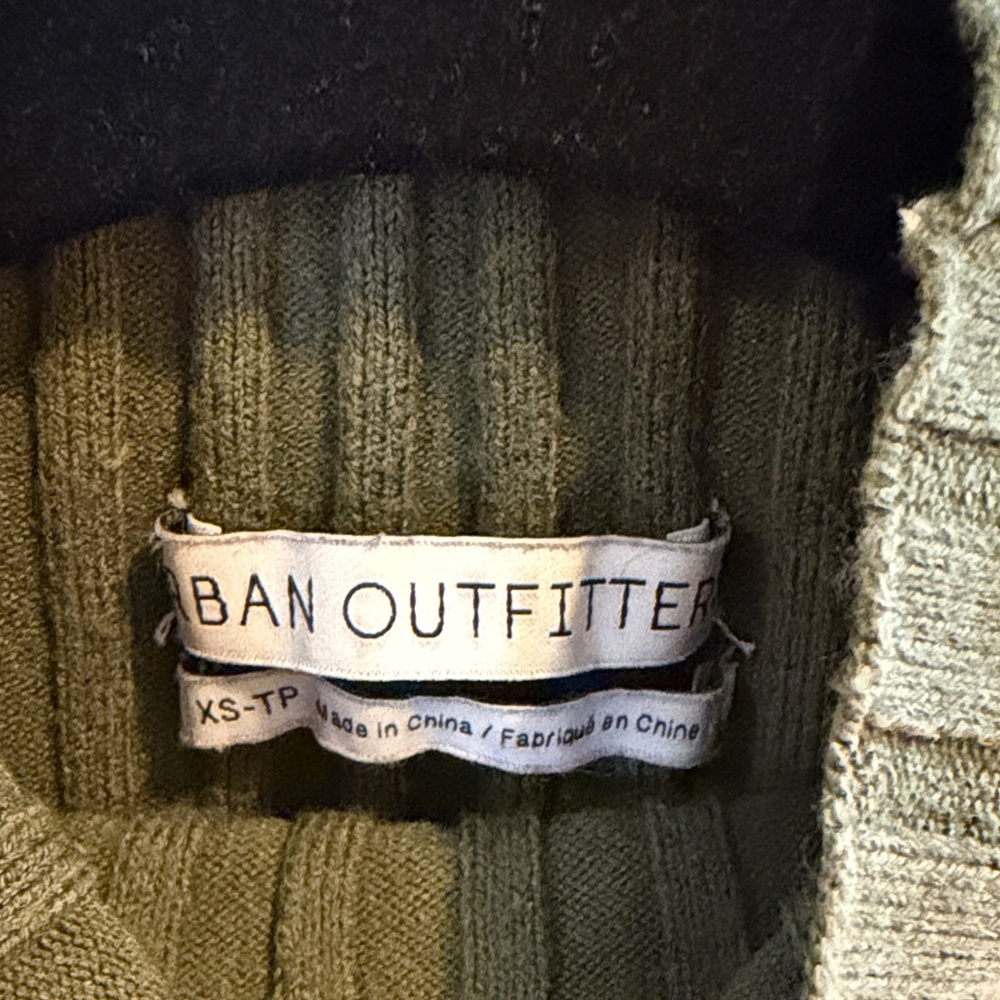 Urban Outfitters Green Ribbed Mock Neck Tank - Picture 3 of 4